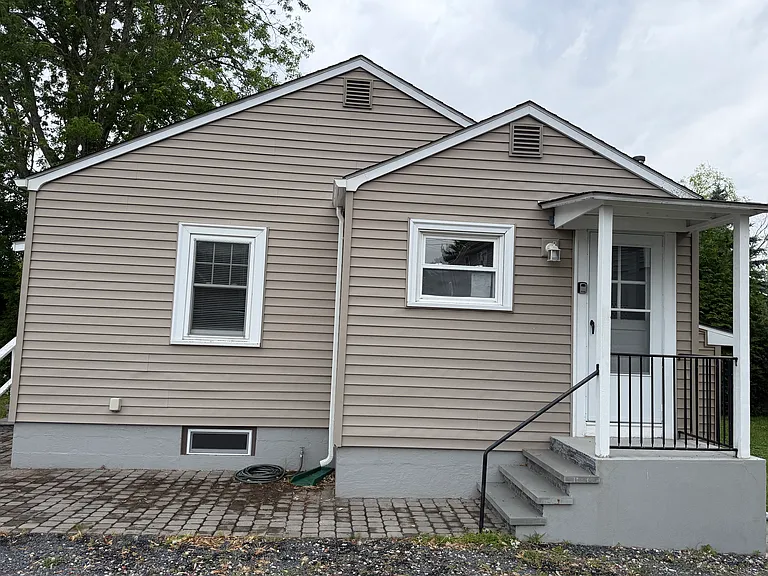 9 Palmer Ave — Photo 2