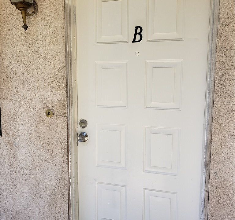 1st image of 746 Corvette Dr APT B