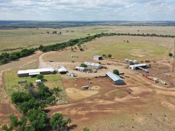 15200 Highway 152, Mobeetie, TX 79061