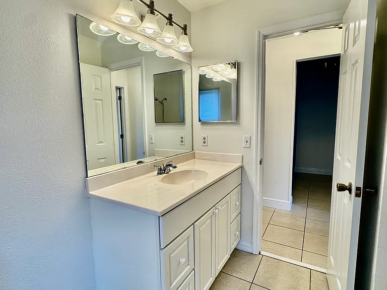 1506 Hardwicke St NW — Photo 16