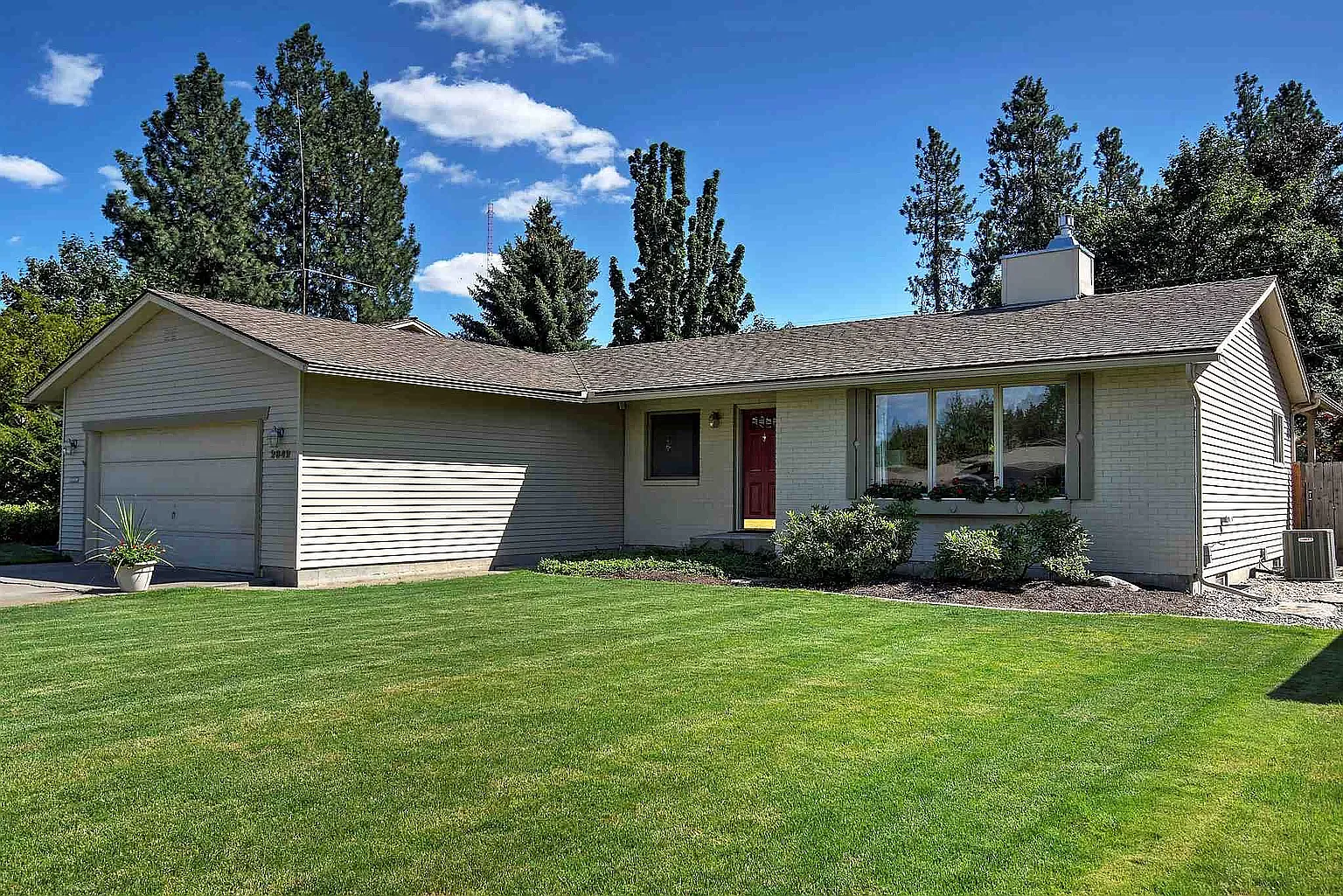 3 bed, 2650 sqft, $2,600 — Photo 1