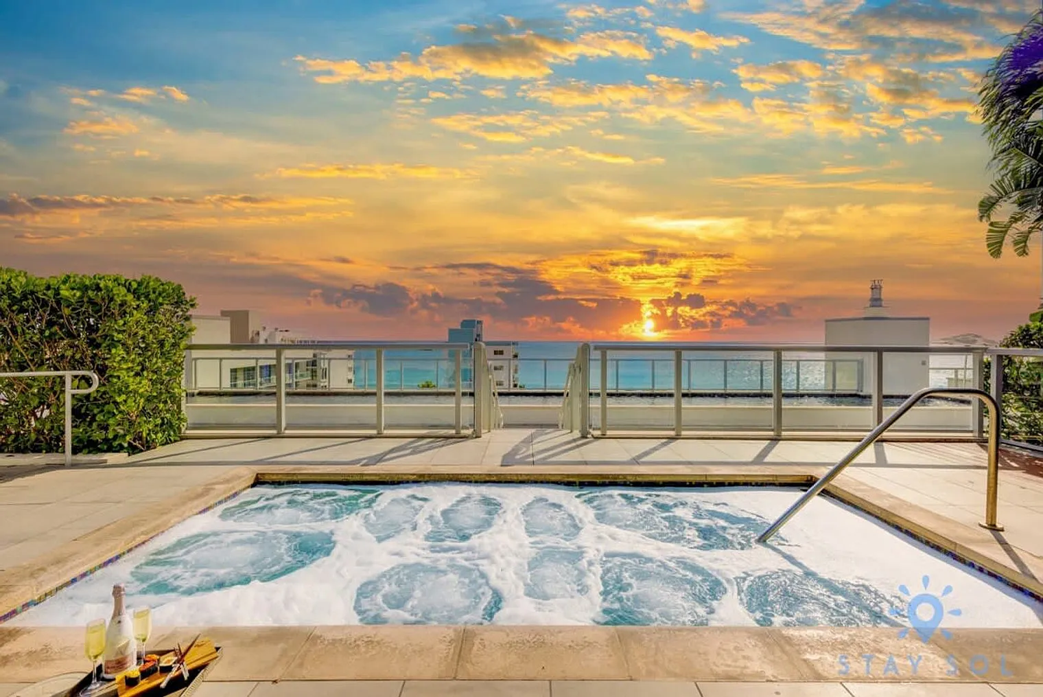 2 bed, 1.0 bath, 893 sqft, $3,676 — Photo 2