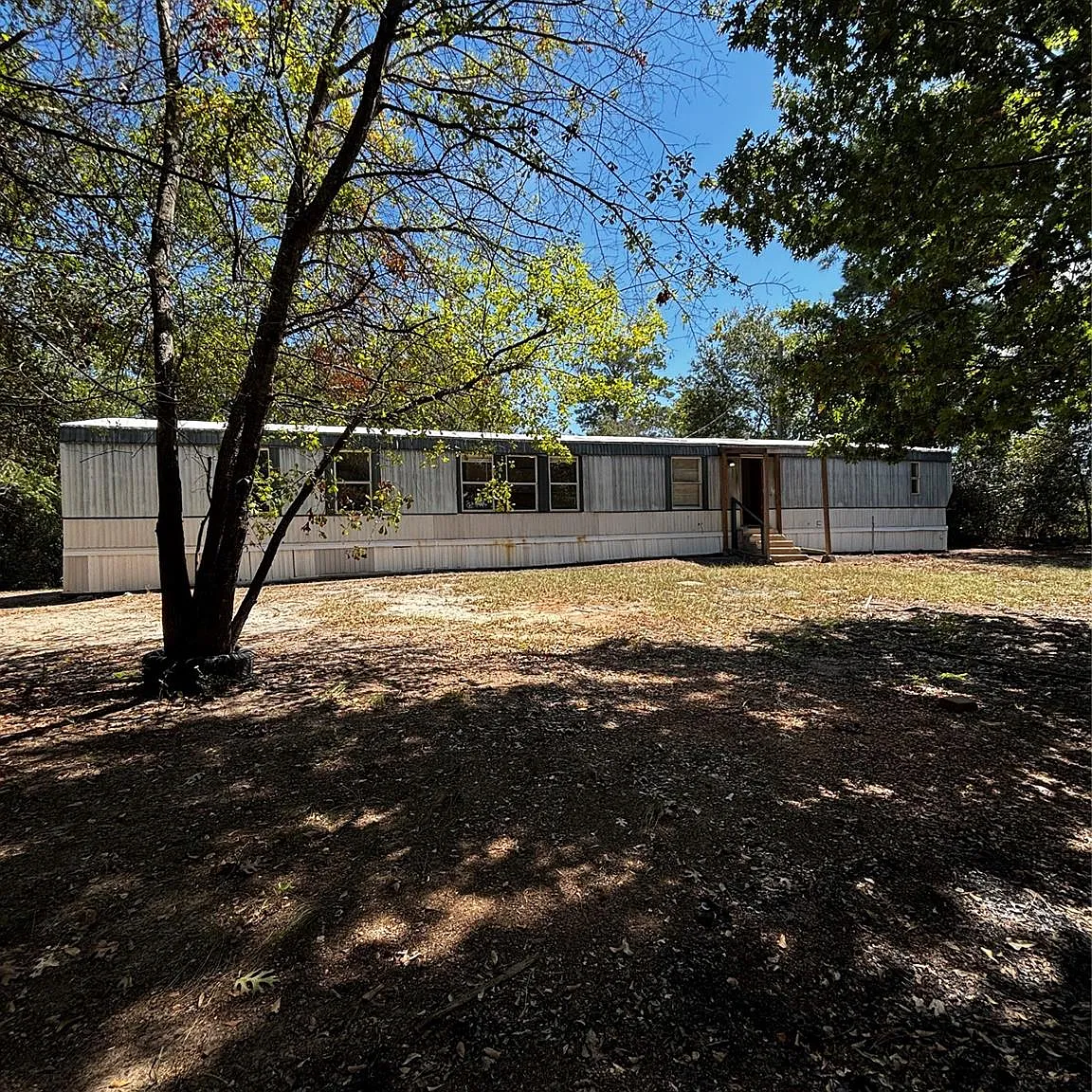 3 bed, 2.0 bath, 1216 sqft, $1,400 — Photo 1