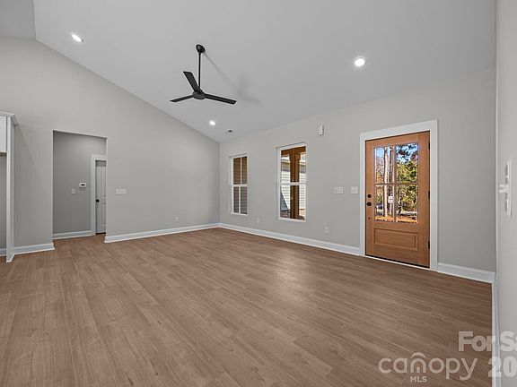 4th image of 2287 Lee Lawing Rd