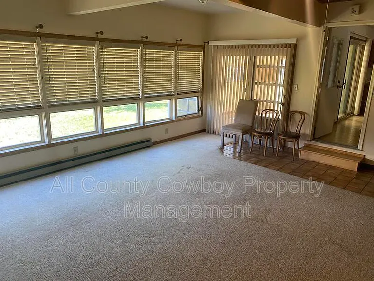 2132 Carrington Ct — Photo 14