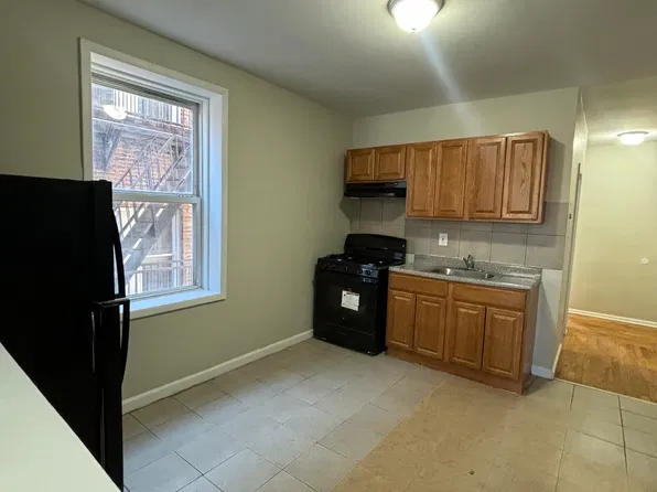 76 N 9th St, Newark, NJ