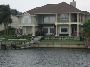 7326 Offats Point Cir, Galveston, TX 77551