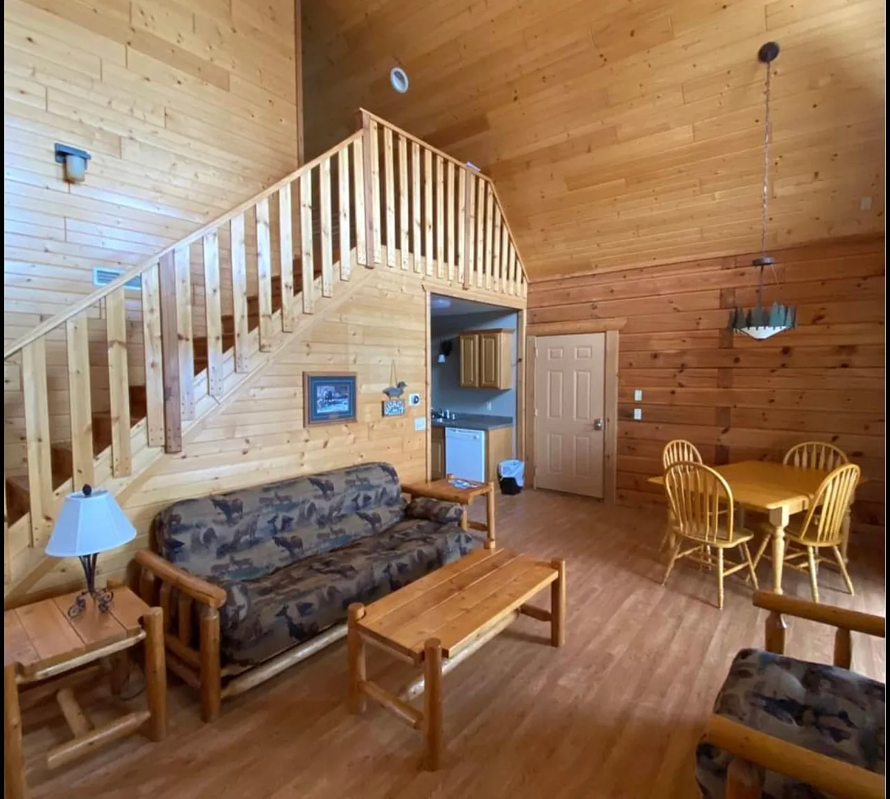 3 bed, 1200 sqft, $1,650 — Photo 2