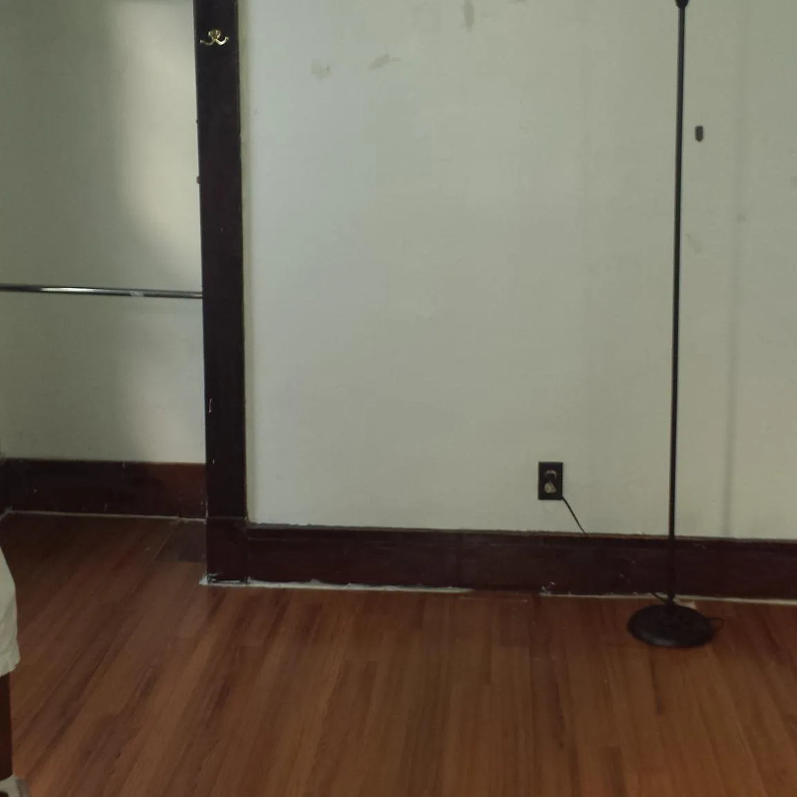 8 bed, $2,500 — Photo 2