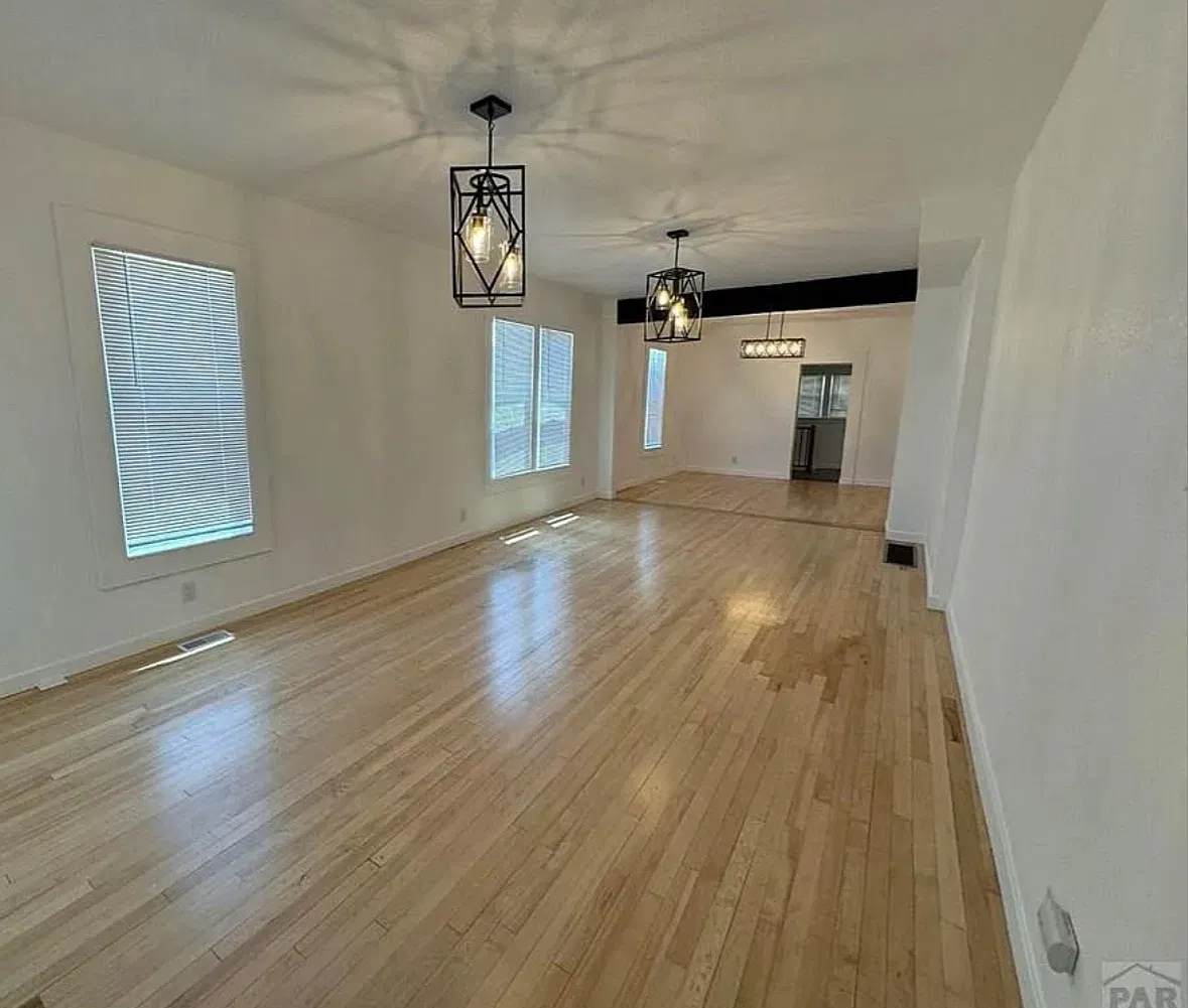 2119 Court St — Photo 3