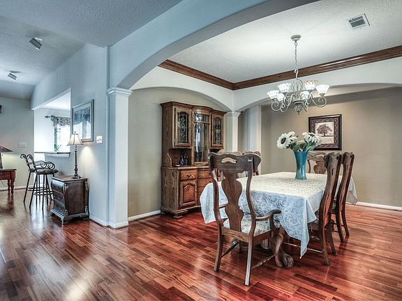 3rd image of 162 Cabin Creek Ct