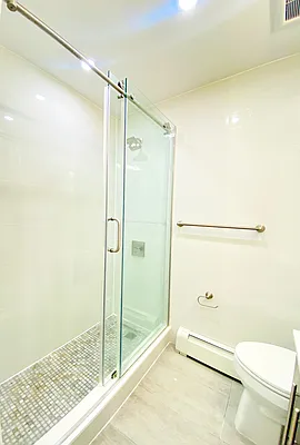 Rented by Mae Equities | media 20