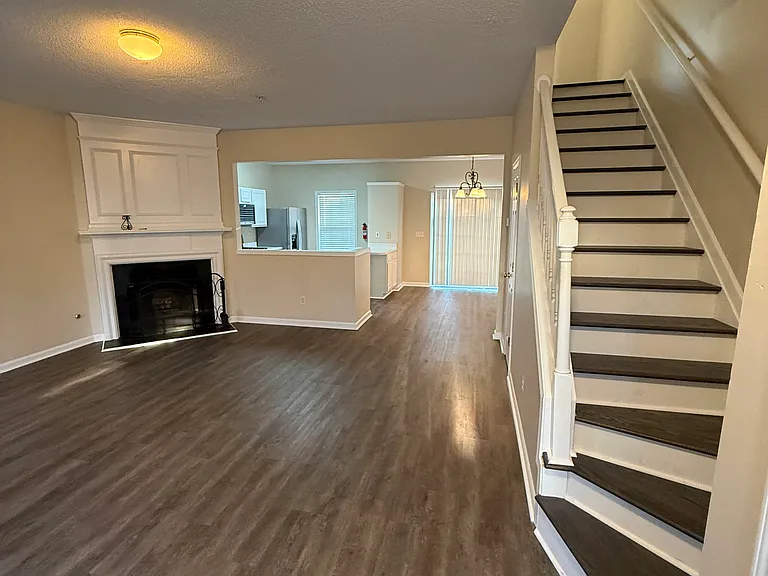 2765 Ashleigh Ln — Photo 10