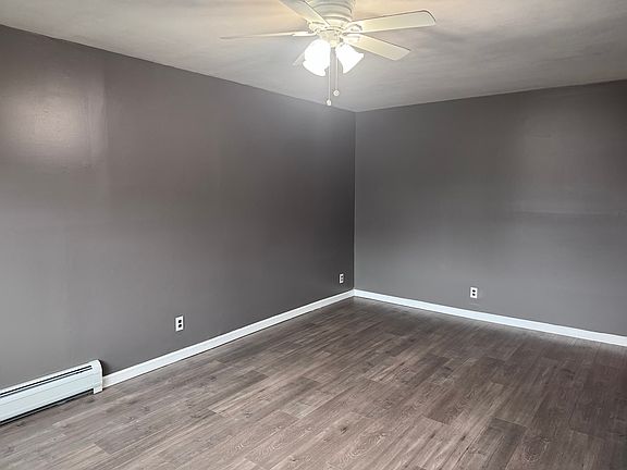 5th image of 35 Berkley Blvd Unit 1