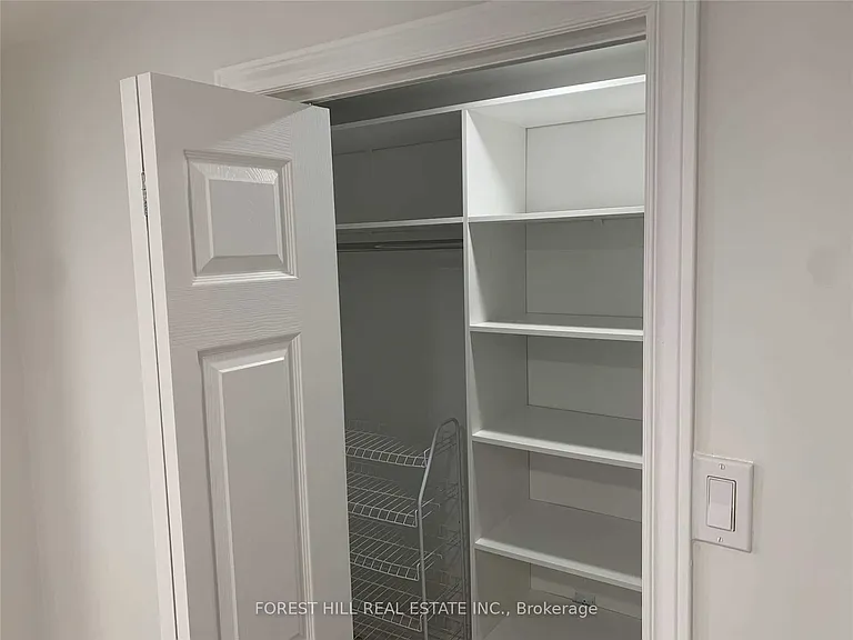100 Grandview Ave #BASEMENT — Photo 10