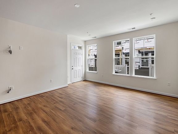 003_Hayes 1_Family Room