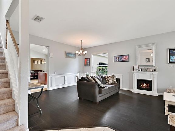 3rd image of 8826 Abbotsbury Dr