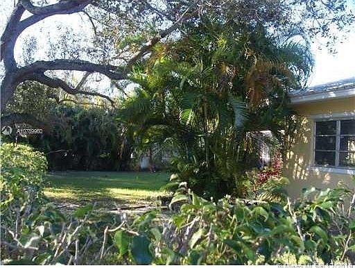 3rd image of 350 NE 107th St