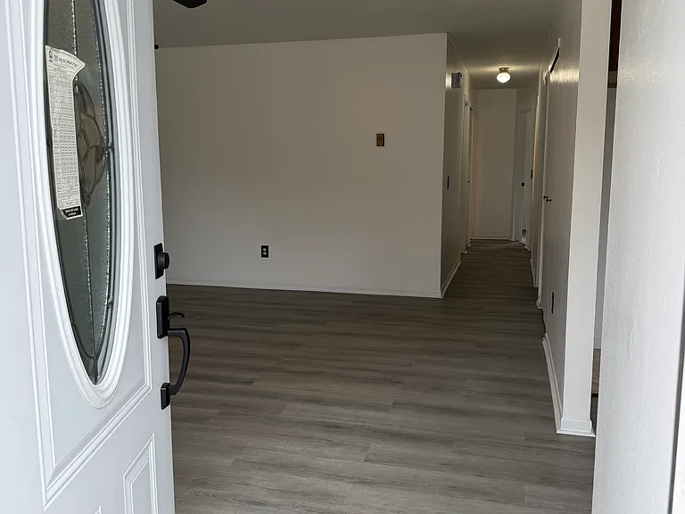 4837 W Bancroft St — Photo 26