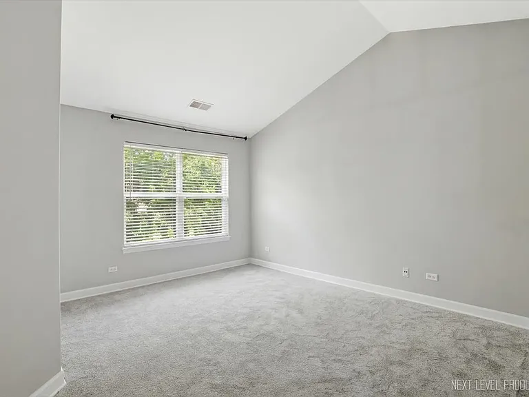 3044 Waters Edge Cir — Photo 7