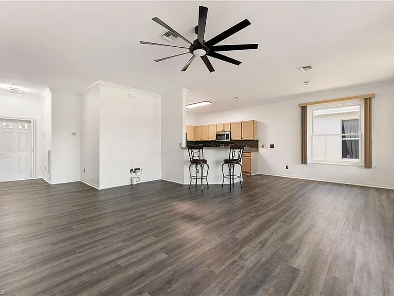 223 Stanhope Cir — Photo 7