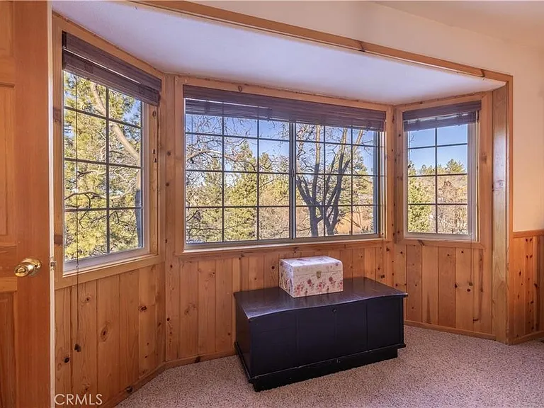 479 Villa Grove Ave — Photo 16