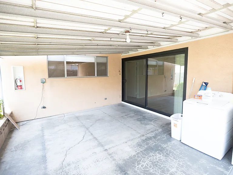 452 W Wilson Ave — Photo 25
