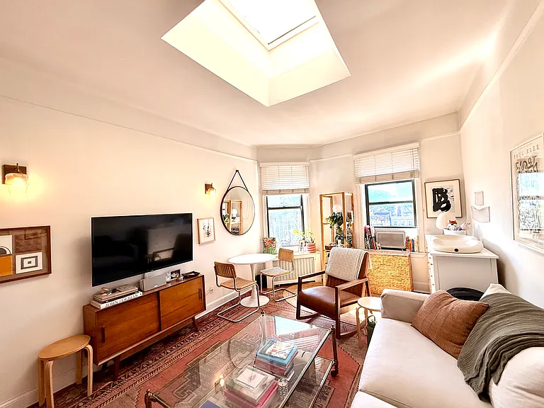51 7th Ave S #5B — Photo 3