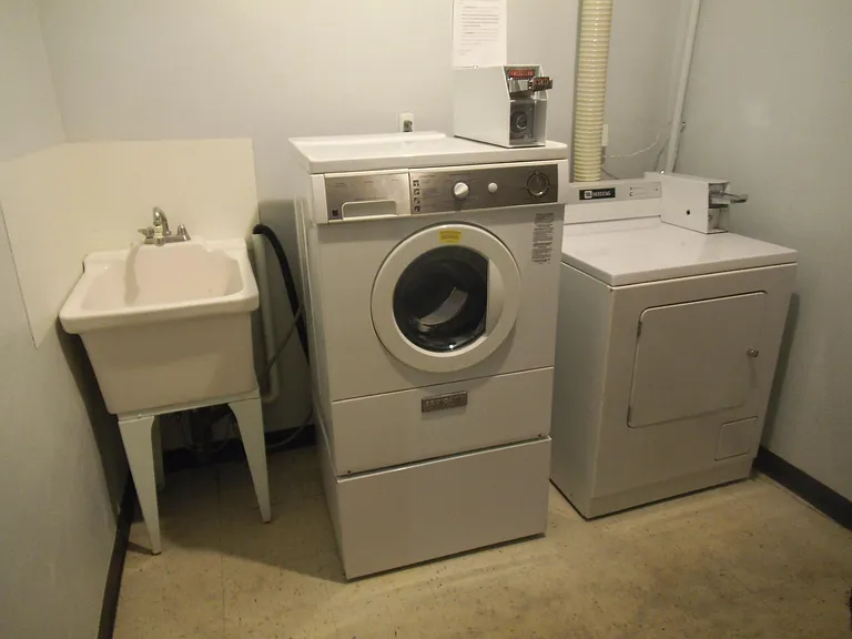 Sherlock Tower Apartments — Photo 4
