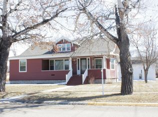 702 N Meade Ave, Glendive, MT 59330