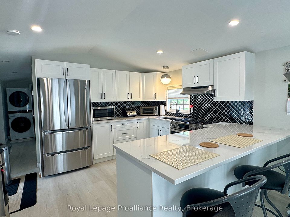 1st image of 152 Concession St W #11