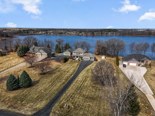 25188 Firefly Ave, Wyoming, MN 55092