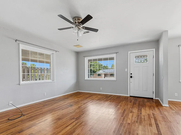 2300 Aspen Dr — Photo 20