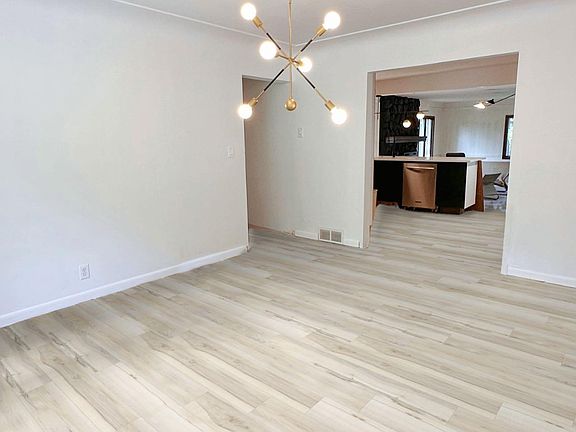 3rd image of 867 N Karle St