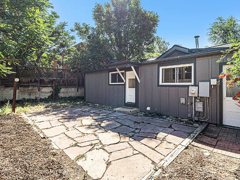 405 Pearl St — Photo 22
