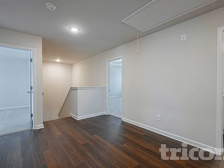 431 Curlin Ct — Photo 10