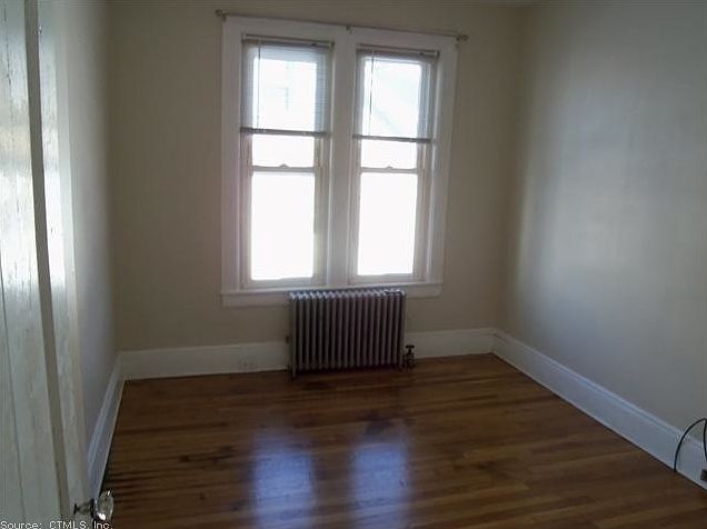 2nd image of 123 W Broad St APT 3