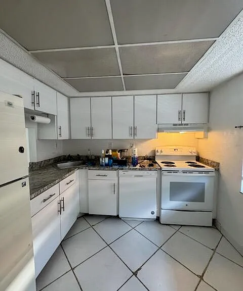 9374 SW 3rd St #707 — Photo 7