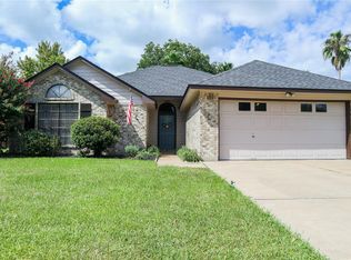 1325 Heather Ln, Angleton, TX 77515