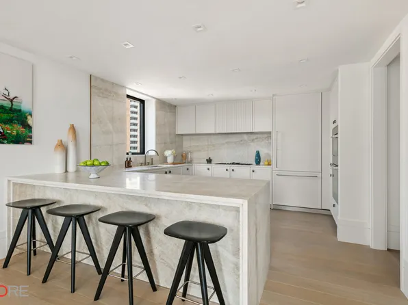 310 East 86th Street image 6 of 21