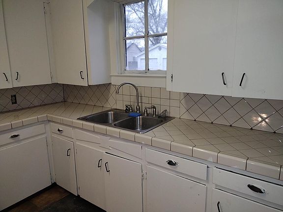 2nd image of 311 Chappuis Ave