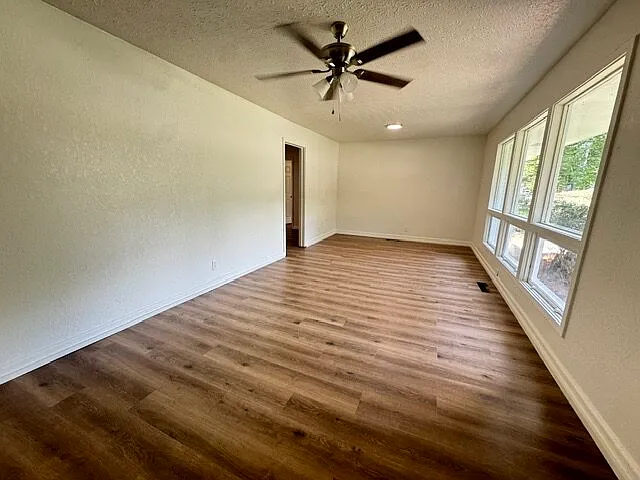 3018 Plantation Rd — Photo 2