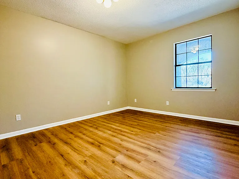 6 Almond Ct #5 — Photo 6