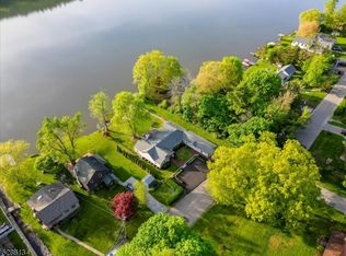 41 Pinecliff Lake Dr, West Milford, NJ 07480