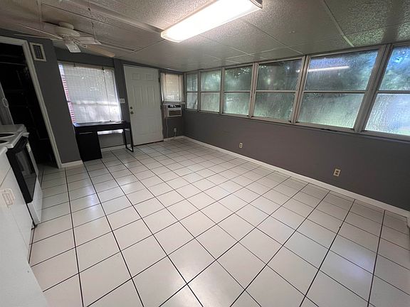 3rd image of 2205 Amelia Cir #Aa