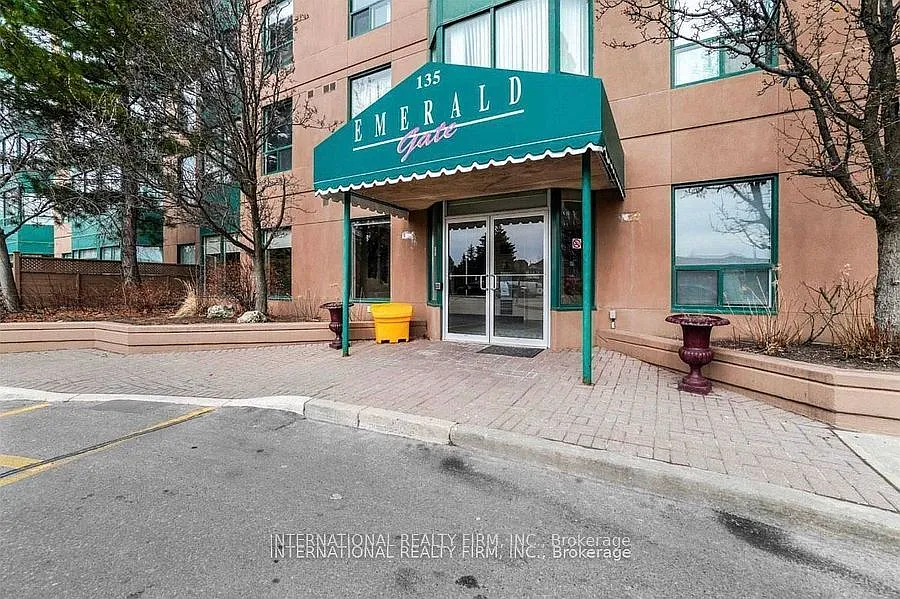 135 Hillcrest Ave #1010