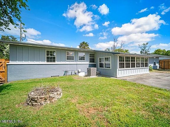 5th image of 8442 SAN MARTARRO Drive W