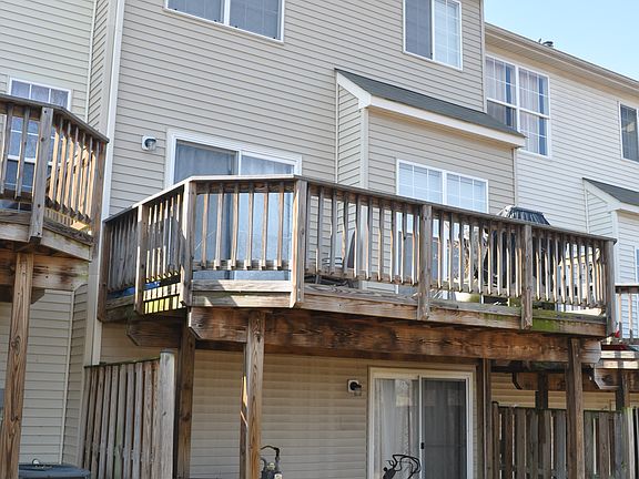 2nd image of 530 Hotchkiss Dr