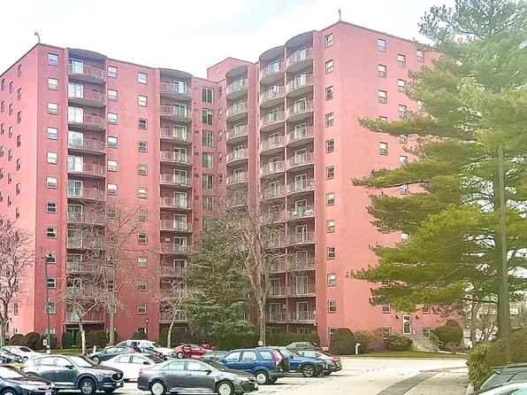 115 W Squantum St APT 404, Quincy, MA 02171