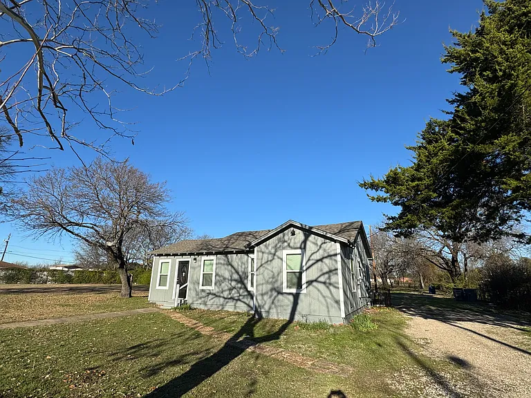 2529 Morgan Dr — Photo 17